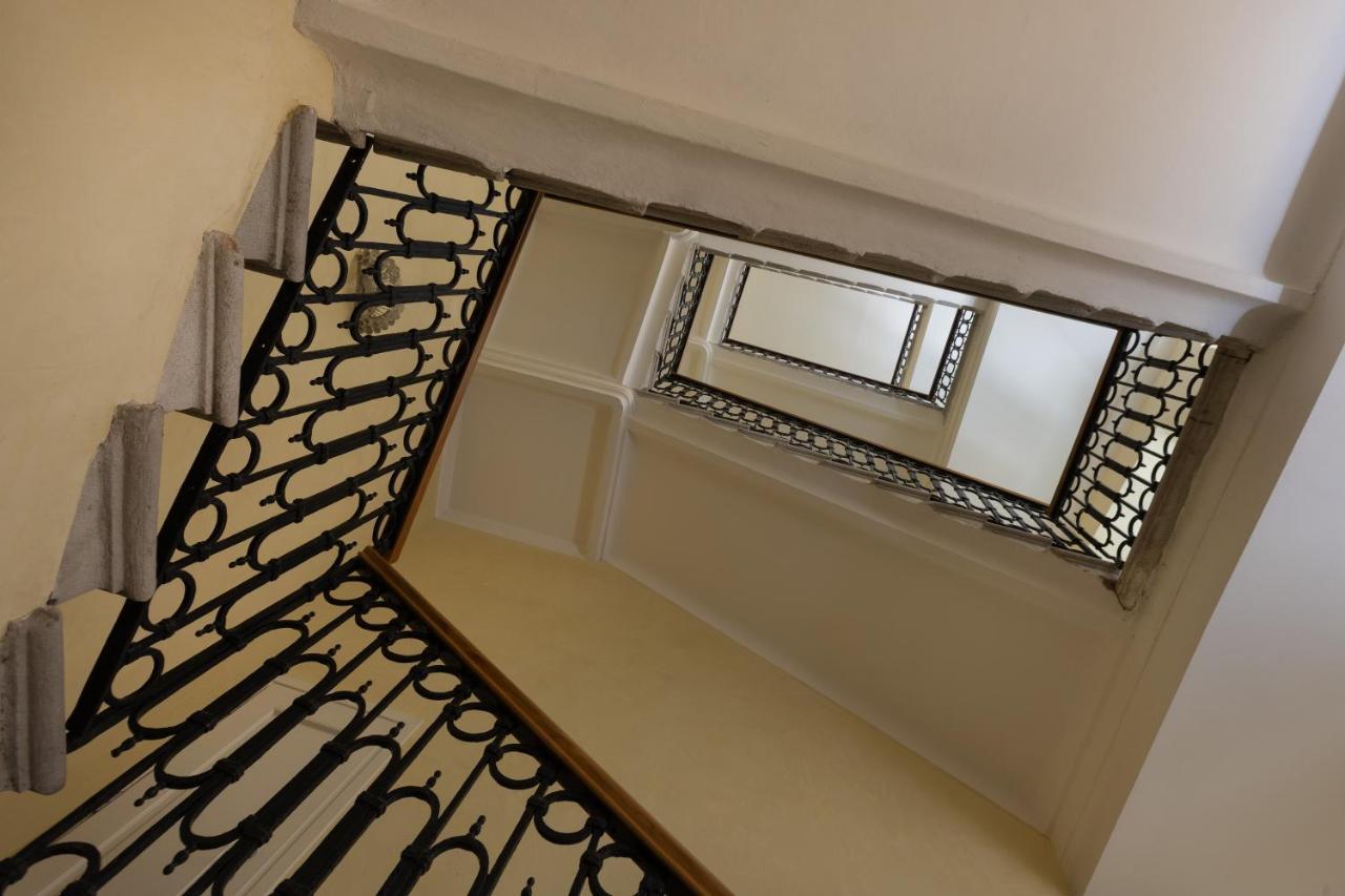 Suite Saba, Stile E Parcheggio In Centro A Trieste Exterior photo